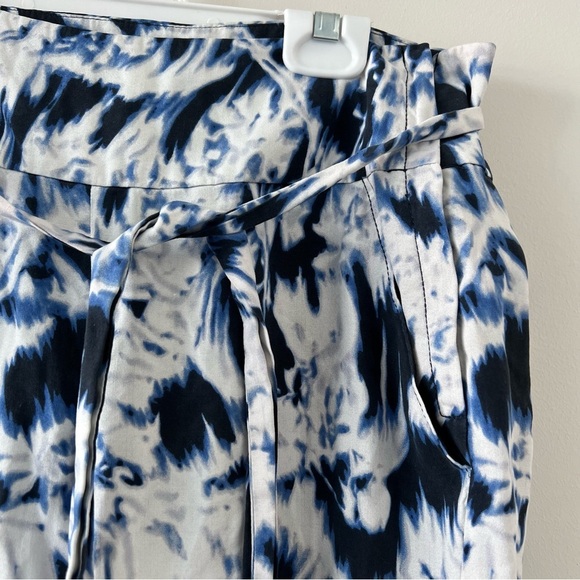 GUESS Blue White Tie Dye Tapered Pants Size 27 Tie Waist Lightweight Casual - Picture 2 of 3